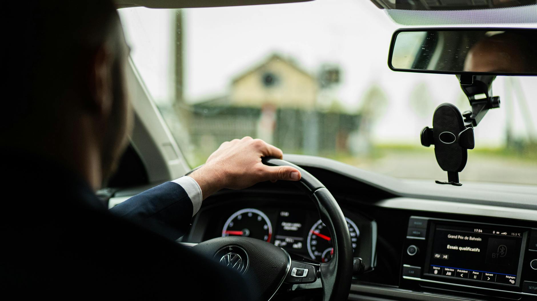 Driving a Better Deal: How to Negotiate Pay as a Truck Driver